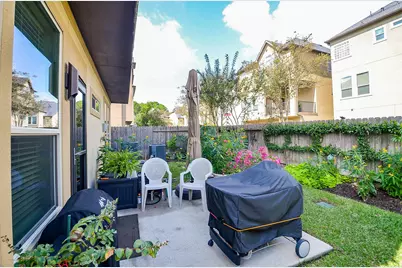 10602 Enclave Shadows Court, Houston, TX 77043 - Photo 32