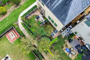 10602 Enclave Shadows Ct, Houston, TX 77043 - Photo 30