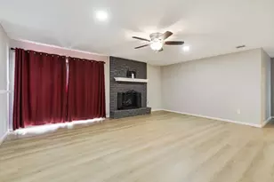 1403 Neptune Ln, Houston, TX 77062 - Photo 2
