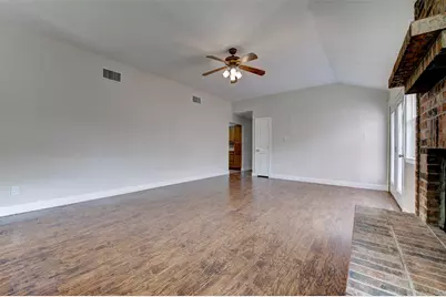 4814 Big Reef Drive, Bacliff, TX 77518 - Photo 4