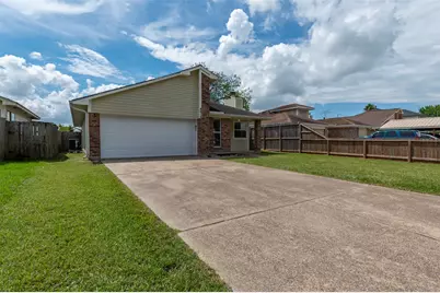 4814 Big Reef Drive, Bacliff, TX 77518 - Photo 2