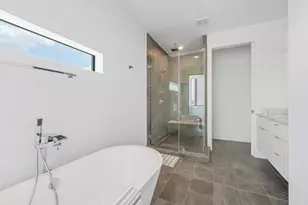 2239 N MacGregor Way, Houston, TX 77004 - Photo 18