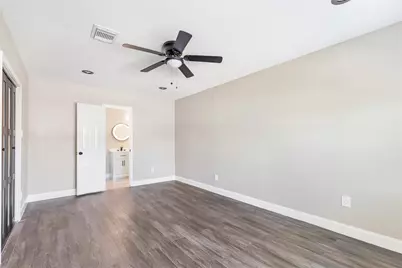 6152 Doulton Drive, Houston, TX 77033 - Photo 22