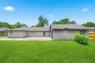 1310 Burning Tree Rd, Houston, TX 77339 - Photo 30