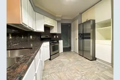 8122 Golf Green Circle, Houston, TX 77036 - Photo 6