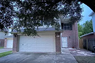 8122 Golf Green Cir, Houston, TX 77036 - Photo 2