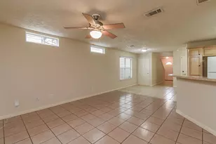 213 Foster St, Tomball, TX 77375 - Photo 4