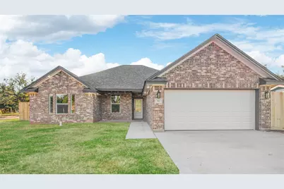 52 Leeder Court, Lake Jackson, TX 77566 - Photo 1