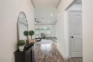 52 Leeder Ct, Lake Jackson, TX 77566 - Photo 4