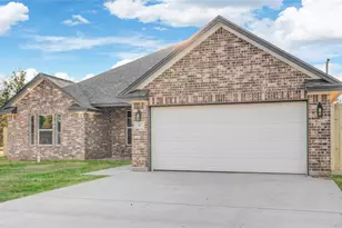 52 Leeder Ct, Lake Jackson, TX 77566 - Photo 2