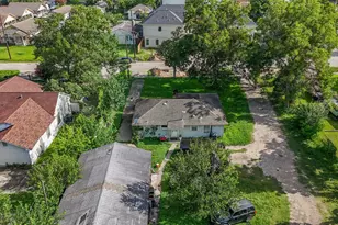 246 Rebecca St, Houston, TX 77022 - Photo 8