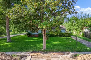 246 Rebecca St, Houston, TX 77022 - Photo 2