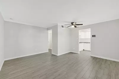 107 E Willowick Avenue #4, Friendswood, TX 77546 - Photo 10