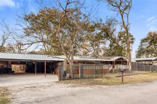 214 Lochness Dr, Highlands, TX 77562 - Photo 14