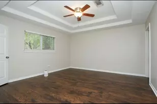 10819 Royal Tricia Dr, Conroe, TX 77303 - Photo 6