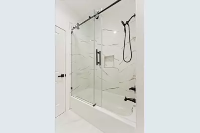 725 E 37th Street, Houston, TX 77022 - Photo 22