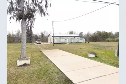 638 Kelly Lane, Angleton, TX 77515 - Photo 2