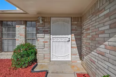 10810 Umber Court, Houston, TX 77099 - Photo 2