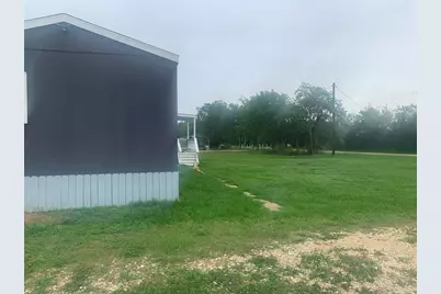 710 Parkmoor Boulevard, Edna, TX 77957 - Photo 6