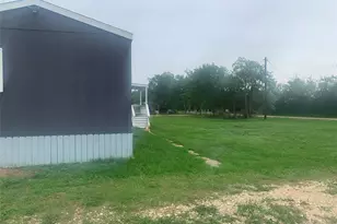 710 Parkmoor Blvd, Edna, TX 77957 - Photo 6