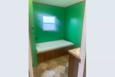 710 Parkmoor Boulevard, Edna, TX 77957 - Photo 28