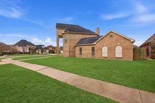 1711 Forestlake Dr, Sugar Land, TX 77479 - Photo 4