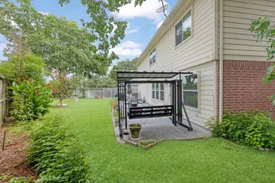 10819 Belle Haven Drive, Houston, TX 77065 - Photo 32