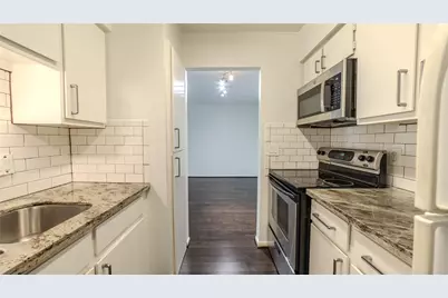 7575 Katy Freeway #103, Houston, TX 77024 - Photo 8