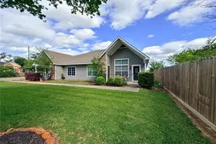 312 Hunt Rd, Baytown, TX 77521 - Photo 2