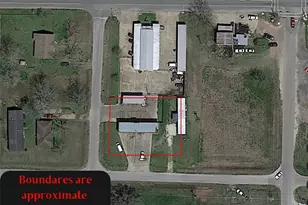 226 Bremond St, Hempstead, TX 77445 - Photo 2