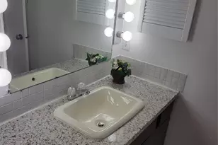 8425 Hearth Dr, Houston, TX 77054 - Photo 18