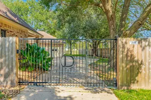 1600 Azalea St, Sweeny, TX 77480 - Photo 4