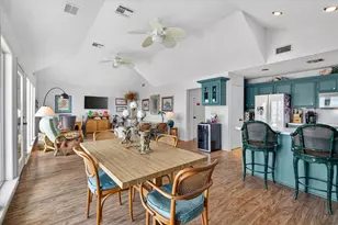 427 Tahiti Rd, Tiki Island, TX 77554 - Photo 24
