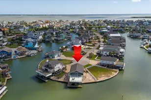 427 Tahiti Rd, Tiki Island, TX 77554 - Photo 2