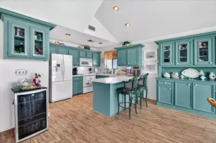 427 Tahiti Rd, Tiki Island, TX 77554 - Photo 18