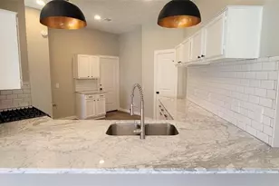 322 Village Creek Dr, Webster, TX 77598 - Photo 2