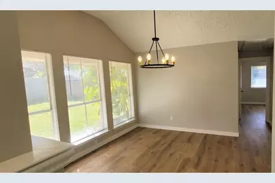 322 Village Creek Drive, Webster, TX 77598 - Photo 6