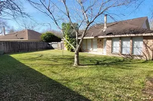 322 Village Creek Dr, Webster, TX 77598 - Photo 16