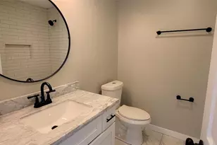 322 Village Creek Dr, Webster, TX 77598 - Photo 12