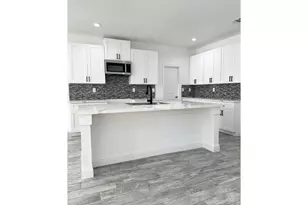 7710 Darnay Dr, Houston, TX 77033 - Photo 12