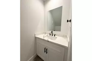7710 Darnay Dr, Houston, TX 77033 - Photo 14