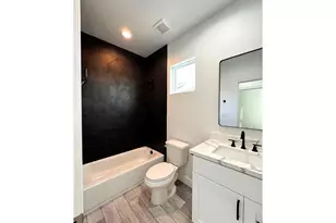 7710 Darnay Dr, Houston, TX 77033 - Photo 28