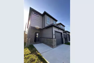 7710 Darnay Drive #A, Houston, TX 77033 - Photo 2