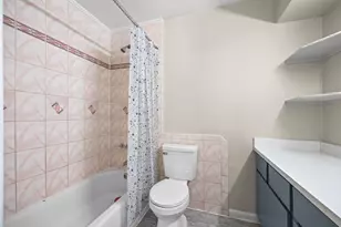 9616 Long Point Rd, Houston, TX 77055 - Photo 16