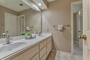 14 Feather Branch Ct, The Woodlands, TX 77381 - Photo 38