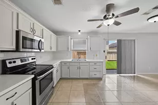 11811 Fossil Rock Ln, Houston, TX 77034 - Photo 16