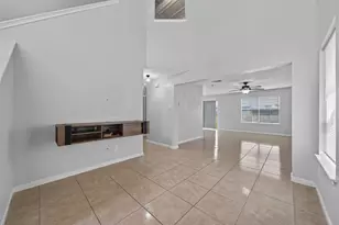 11811 Fossil Rock Ln, Houston, TX 77034 - Photo 4