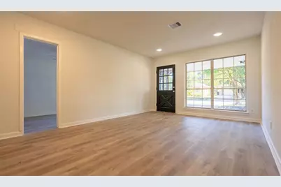 10221 Bretton Drive, Houston, TX 77016 - Photo 6