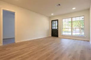 10221 Bretton Dr, Houston, TX 77016 - Photo 6