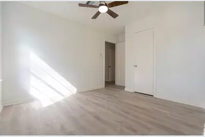 10221 Bretton Drive, Houston, TX 77016 - Photo 14